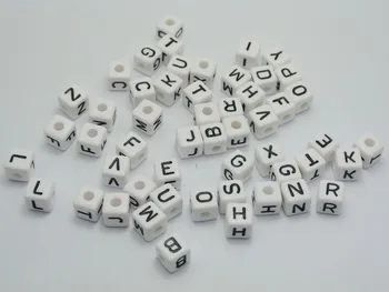 100 Hvid med Sort Diverse Alfabet Bogstav Cube Perler 9X9mm