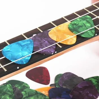 100Pcs Bas Guitar Picks Multi Farve Nylon Brugerdefinerede Akustisk El-Guitarra Plectrums musikinstrumenter Tilbehør