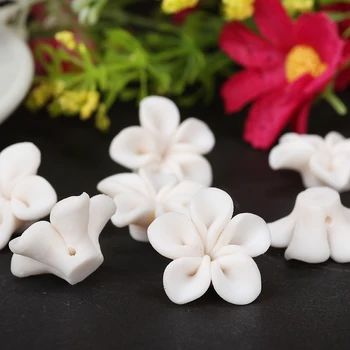 15pc/masser 18mm 3d-Polymer Clay, Fimo Forvitret Hvide Blomster-Perler Til Udformet Element Smykker Artesanato Gøre Tilbehør, Forbrugsstoffer