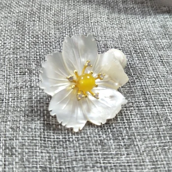 1PC Mode Hvid Blomst Med Shell Pearl Brocher Til Kvinder, Piger Søde Charms Vedhæng Resultater For Smykker at Gøre Tilbehør