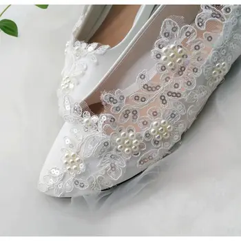 2018 nye design sølv pailletter hvide blonder bryllup sko kvinde flad hæl runde tæer perler brude sko plus size ballerinasko