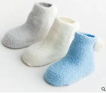 3Pairs Pack Efteråret og vinteren fortykkelse baby termisk sokker 0 - 3 år gamle baby ensfarvet coral fleece spherule kids socks