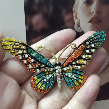 Blucome Fashion Kvinder Butterfly Brocher Ben For Kvinder Perfekt Rhinestone Krystal Hijab Stifter Og Berører colares Broches Pins