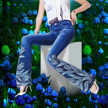 Foråret Kvinder Luksus Tulipaner Perlebesat Broderet Blussede Jeans Kvinder Boot Cut Broderier Og Kniplinger Bell Bottom Jeans Denim Bukser