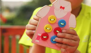 Gratis levering hånd-øje koordination finmotoriske dekorativ håndlavet legetøj, sy knapper spil, børn, træ-legetøj