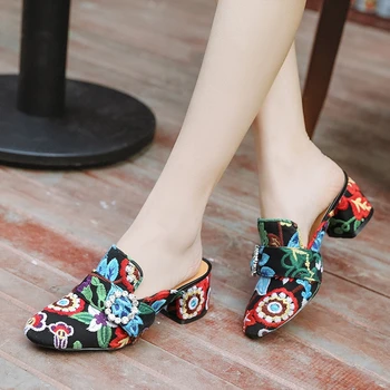 Sandaler til kvinder af høj kvalitet, håndlavede kinesiske broderede tøfler sommeren 2017 ny tykke hæle dame muldyr sko kvindelige stor størrelse 10