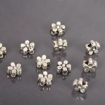Tidsbegrænset 6mm Antik Sølv Blomst Afstandsstykker Perler Charms Perler i Tibetansk Sølv Diy Jewelrys Tilbehør Dele til kvinder