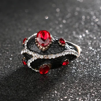 Wbmqda Luksus Sort Emalje Ring Vintage Smykker I Antik Guld Farve Rød Glas Ring For Kvinder Bedste Crystal Gave 2018 Ny